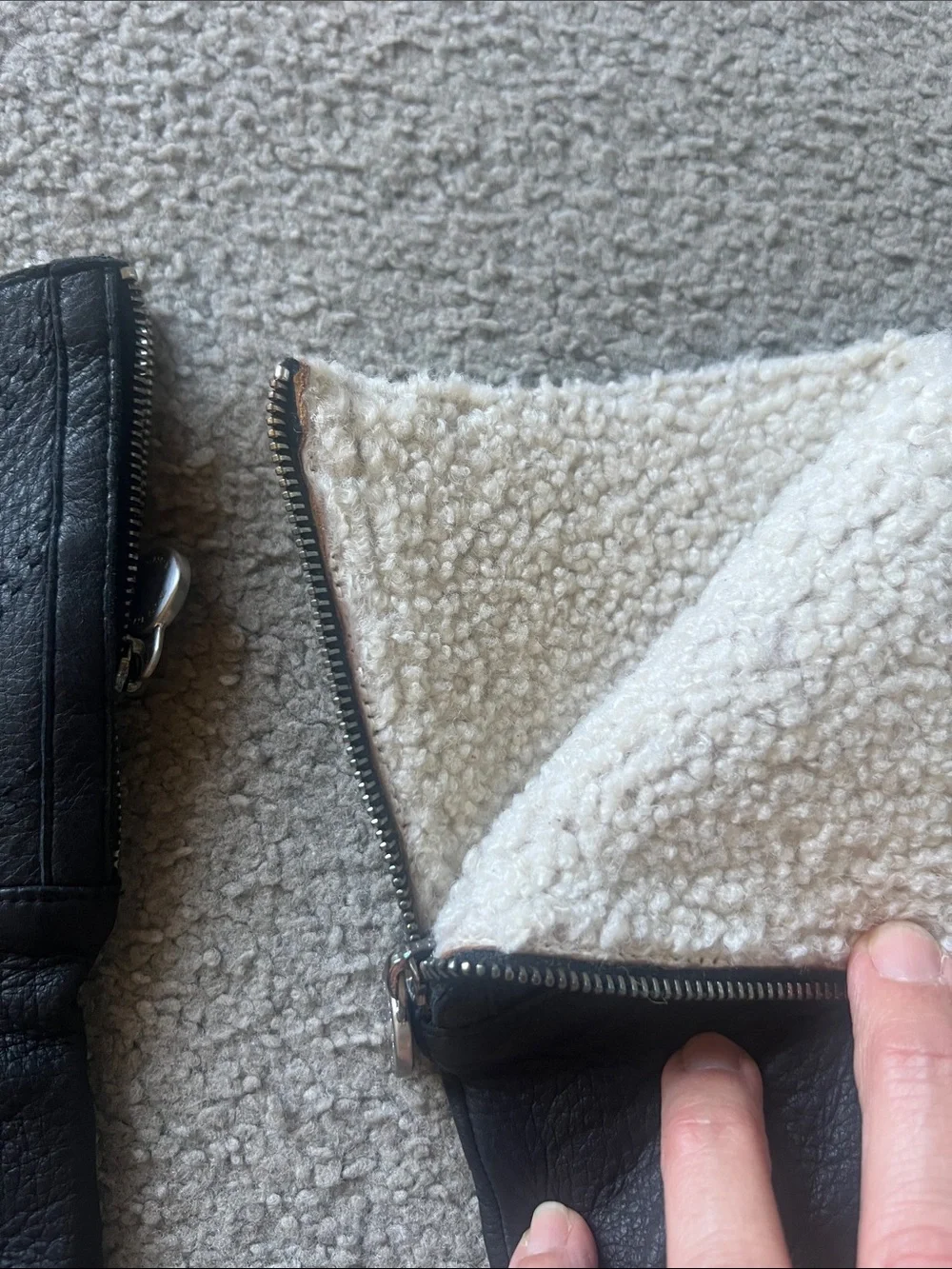 Agnelle black Zip Cuff Gloves. Perfect condition.